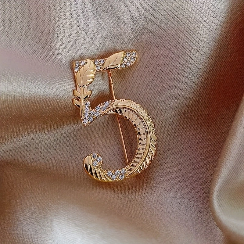 Fashionable, Light-Luxury Letter Charm Brooch