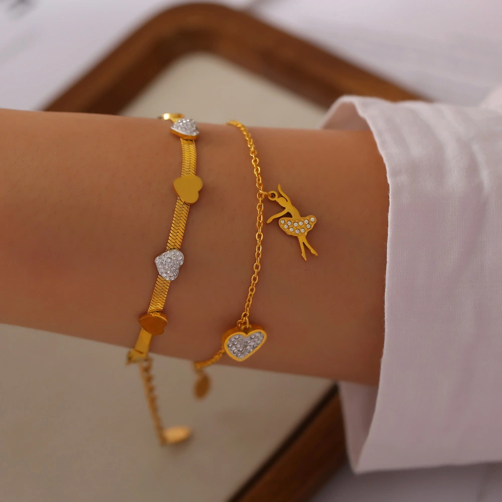 Fashionable Simple Heart-Shaped Titanium Steel Diamond-Encrusted Bracelet For Women