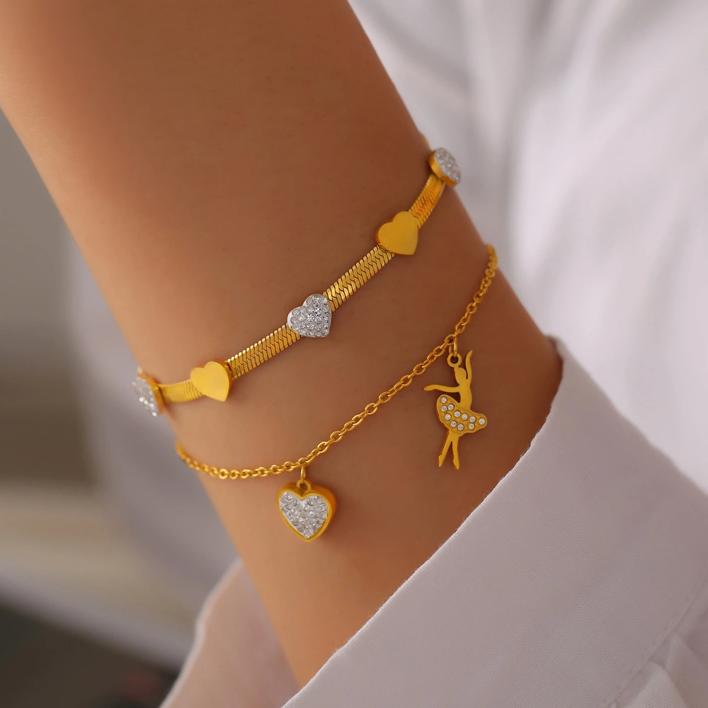 Fashionable Simple Heart-Shaped Titanium Steel Diamond-Encrusted Bracelet For Women