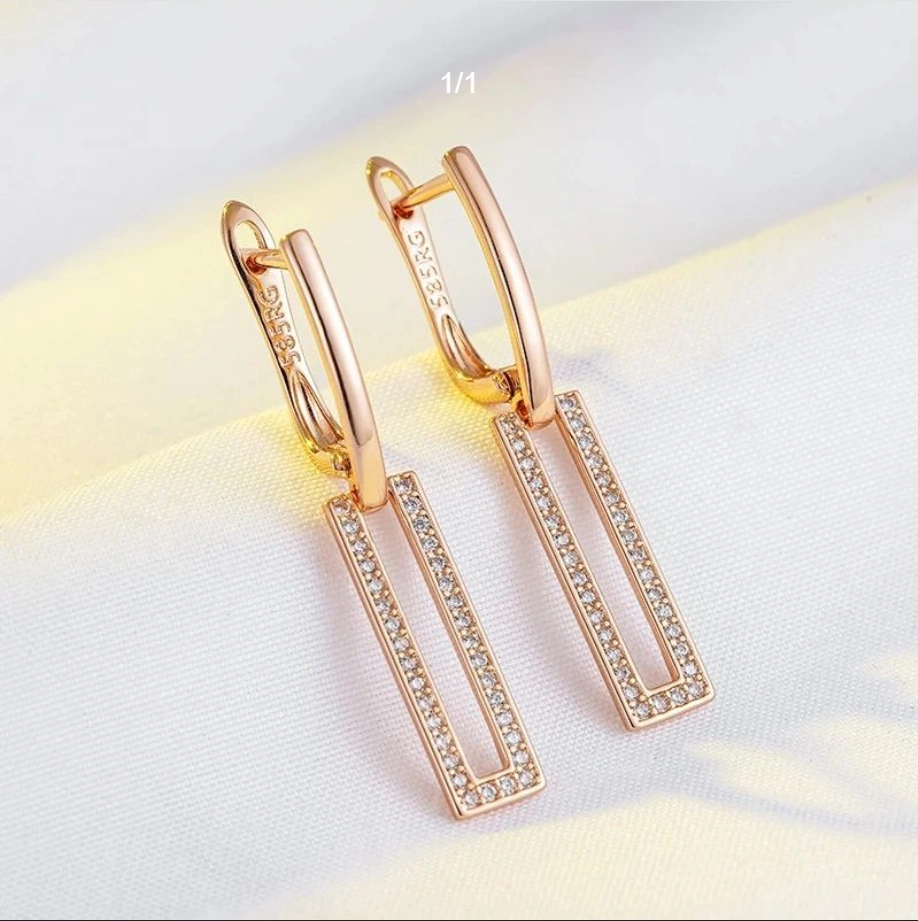 New Rectangular Hollow Pendant Earrings, Luxurious And Versatile