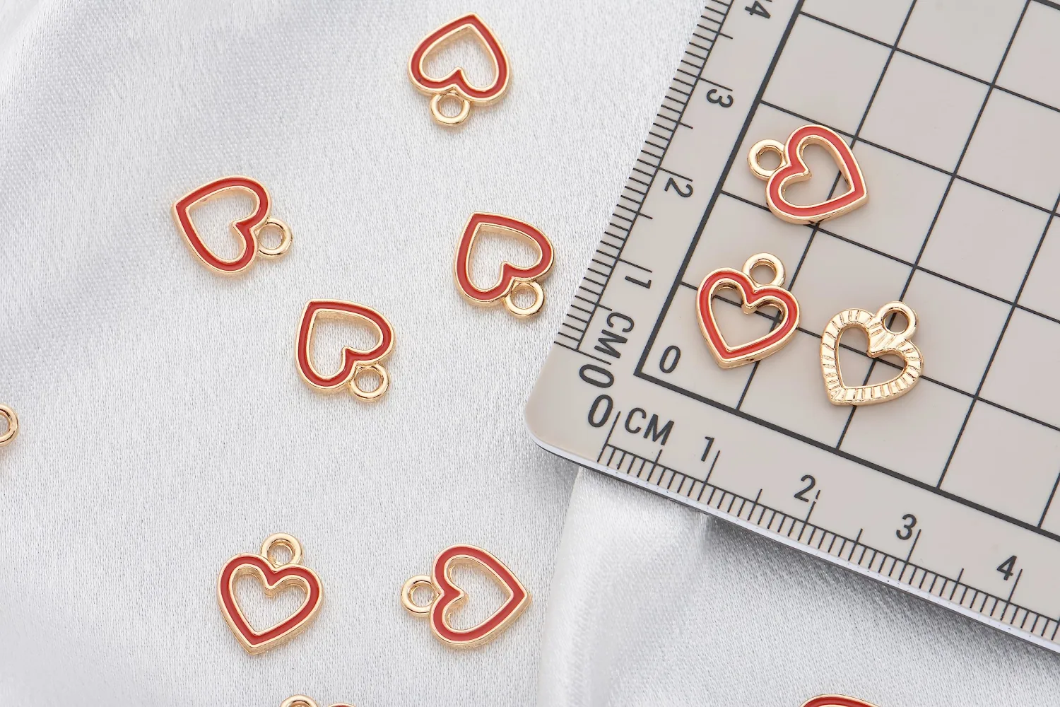 Pack of 80 Heart Circle Red Enamel Charms Gold Plated Colored Pendants Hawaii Style Accessories for Necklace Bracelet Jewelry Making DIY Crafting