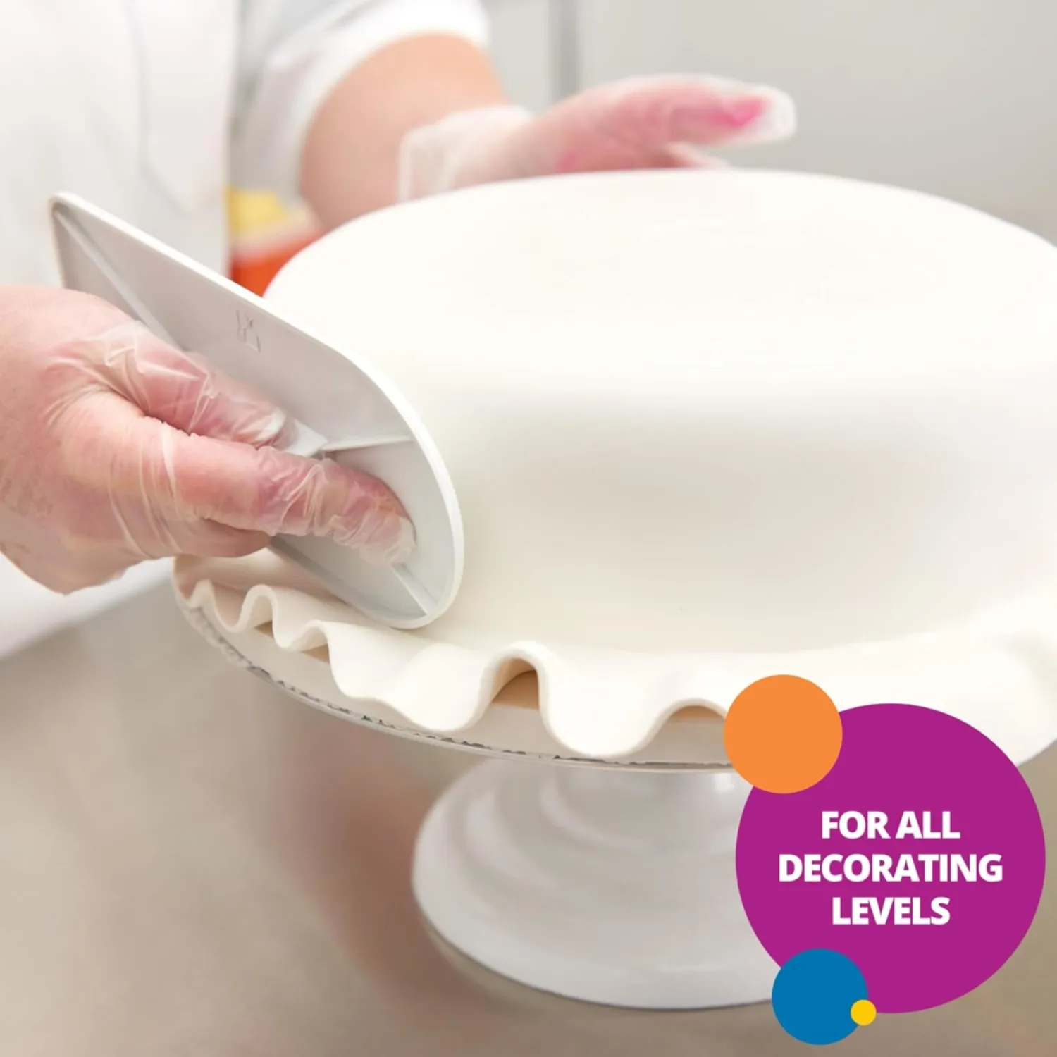 Renshaw White Fondant Icing for Cake Decorating - Ready to Roll, Edible Fondant for Cupcakes, Cookies, & Cake Decoration, Smooth & Easy to Use, Kosher, Light Vanilla Flavor - 2.2 lbs