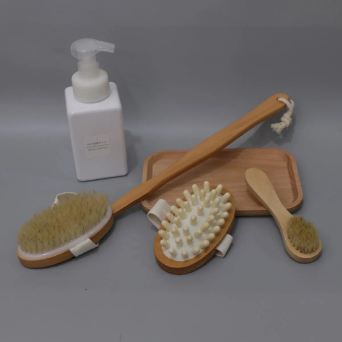 4pcs Bath Brush Set Cushioned Handles, Bathing Accessories for Home Shower Use, Skin Cleaning Tools for Daily Personal Care