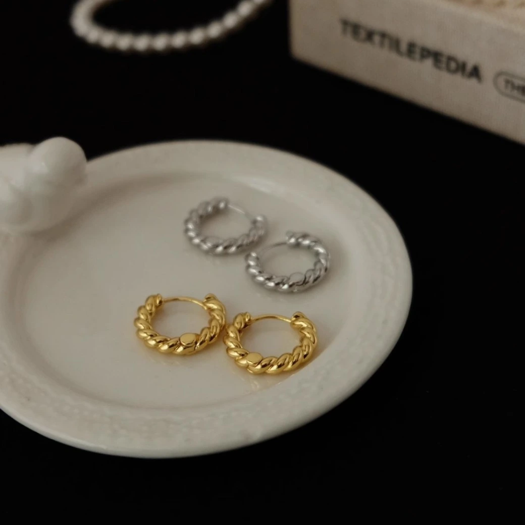 High-End Sophisticated Twisted Braided Gold Hoop Earrings For Women