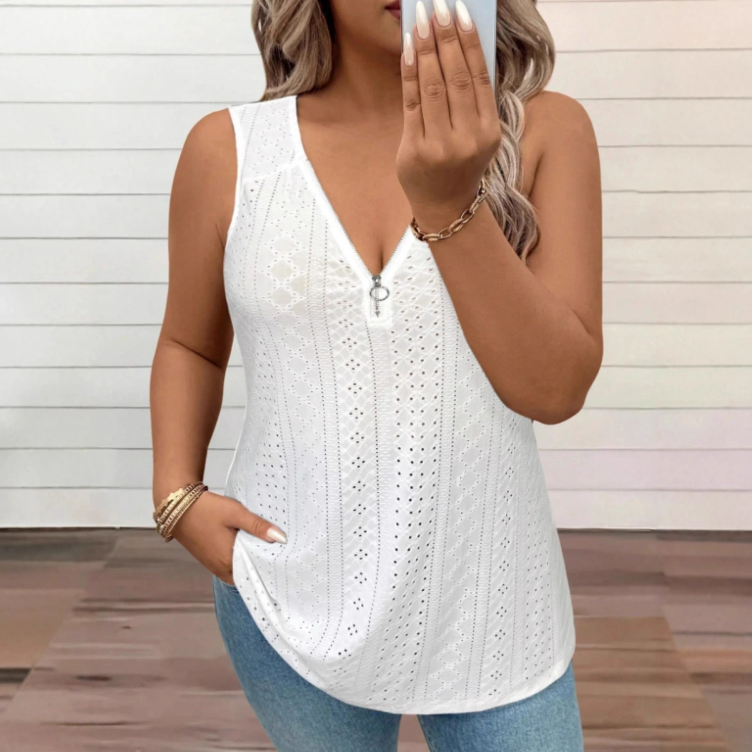 Womens Summer Solid Color Casual V-Neck Top With Metal Chain