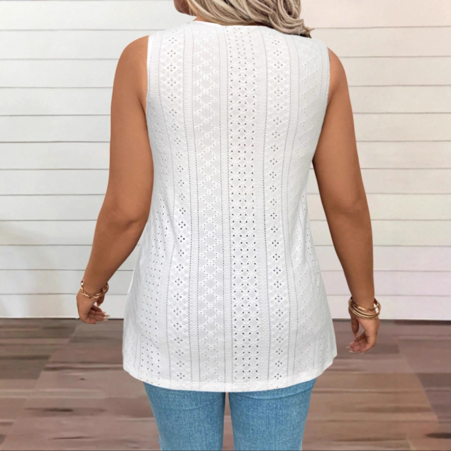 Womens Summer Solid Color Casual V-Neck Top With Metal Chain