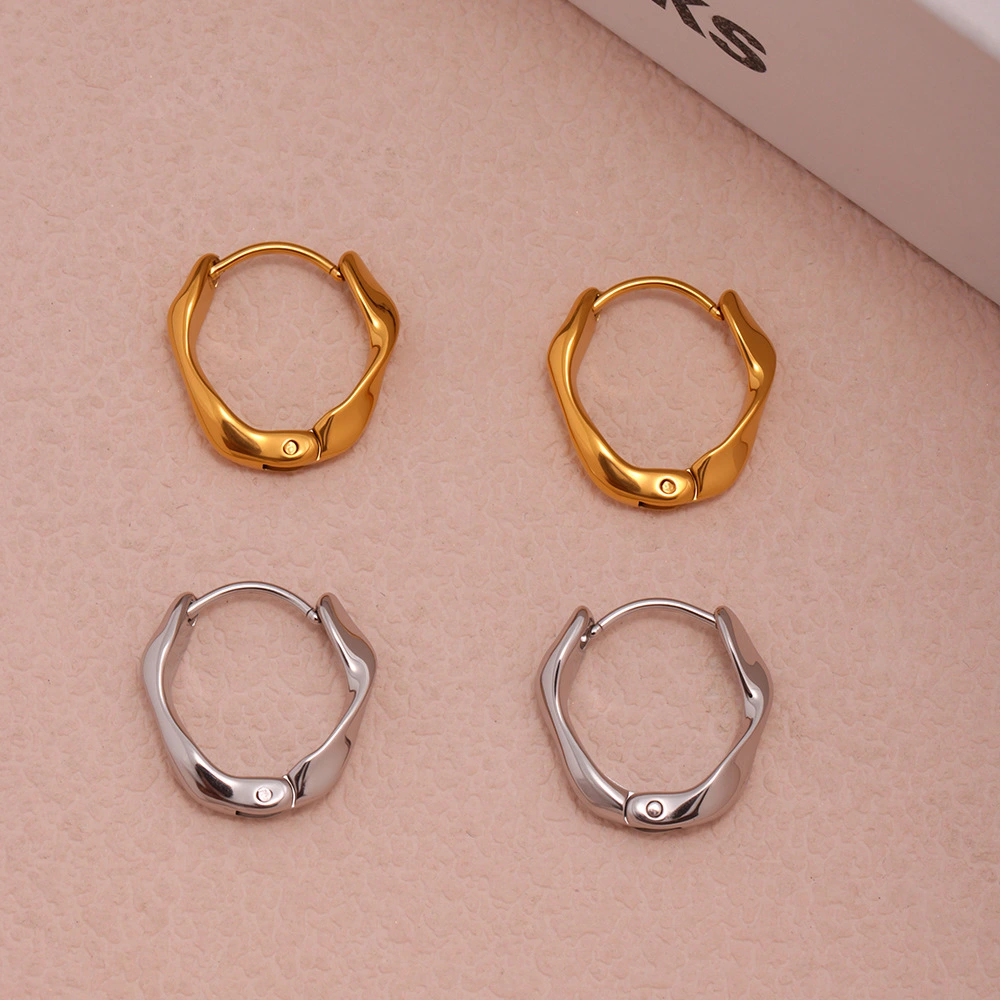 New Geometric Twisted Earrings Minimalist And Subtly Luxurious