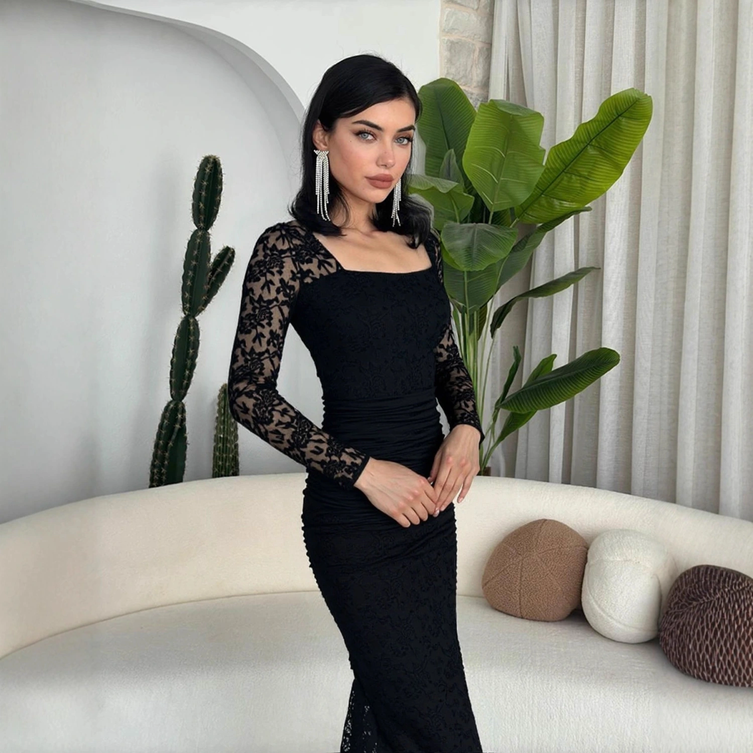 Elegant Lace-Patchwork Square-Neckline Slimming Pleated Maxi Dress