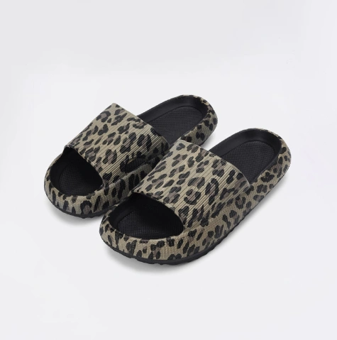 Women's Fashion Outer Wear Personality A Word Thick Bottom Slippers