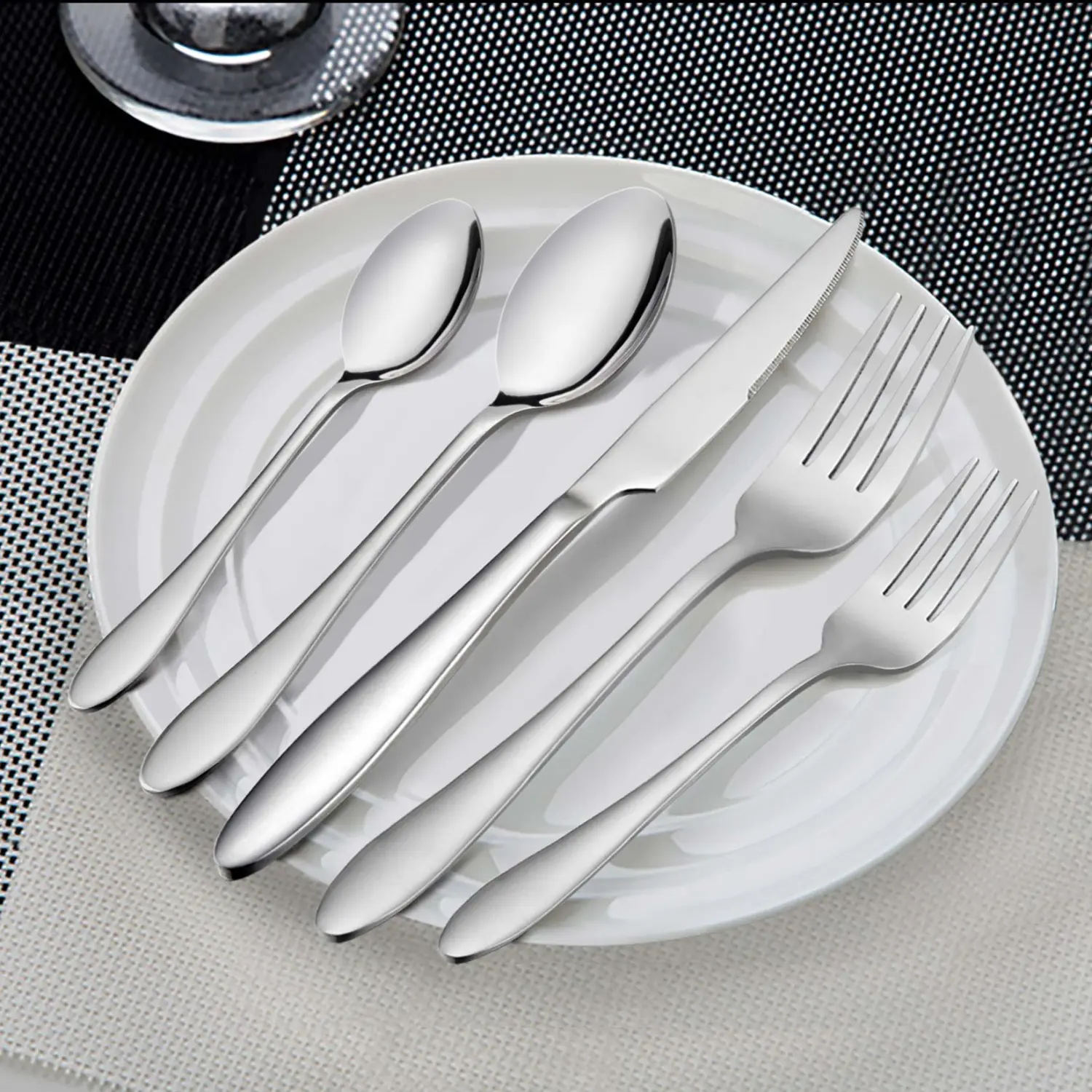 LIANYU Silverware Set 20-Piece, Stainless Steel Flatware Utensils Set Service for 4, Simple Look, Modern Design, Dishwasher Safe