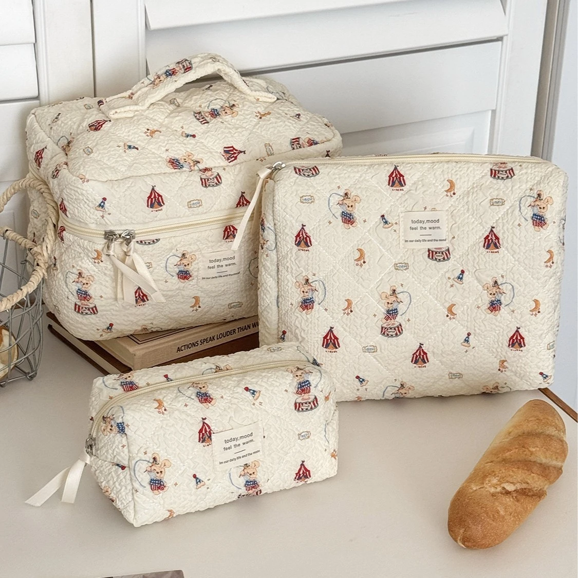 Rabbit Paradise Makeup Bag Travel Portable Large-Capacity Toiletry Bag