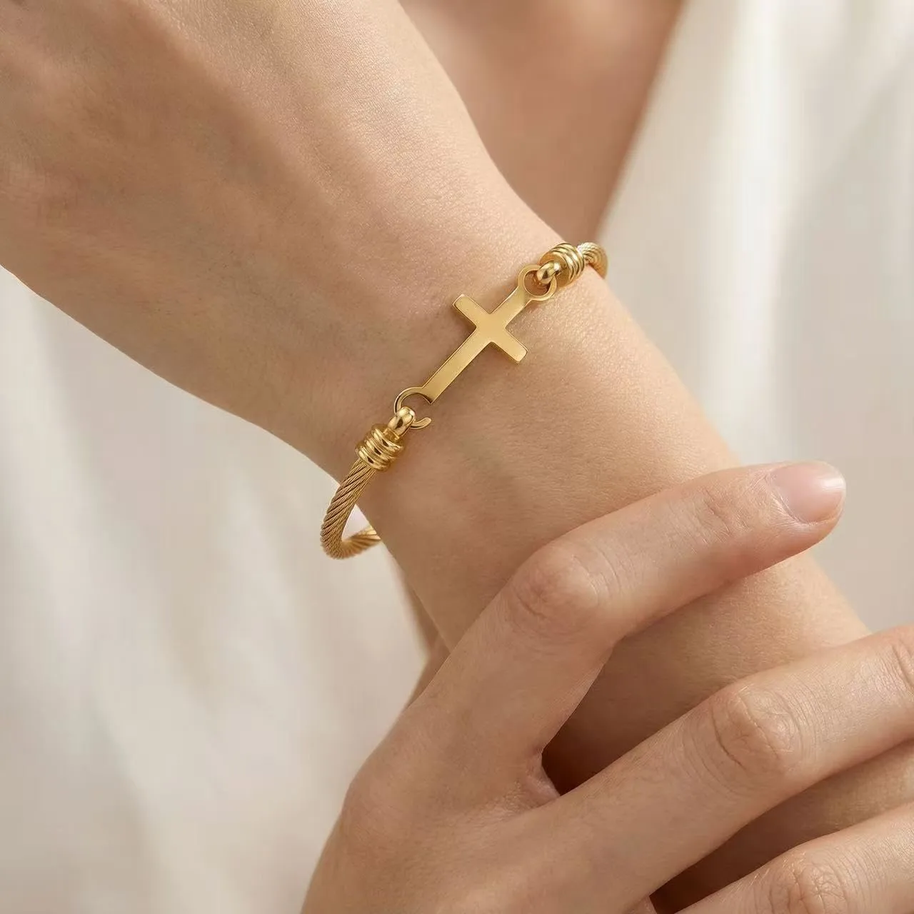 Christian Bracelet for Women, Stainless Steel Cross Bracelet with Faith Card, Inspirational Gifts for Women, Friendship, Birthday, Christmas, or Thanksgiving Gift Box