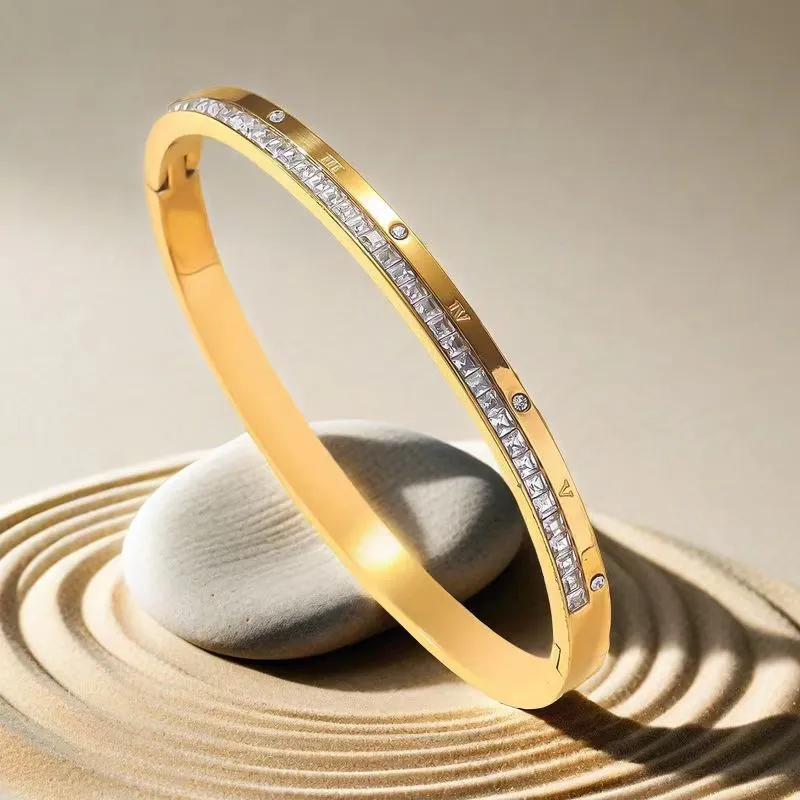 Womens High-end Non-fading Versatile Light-luxury Stainless Steel Bracelet