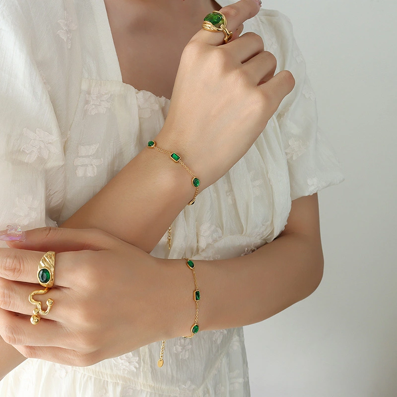 Emerald-inlaid Zircon Titanium Steel Gold-plated Bracelet