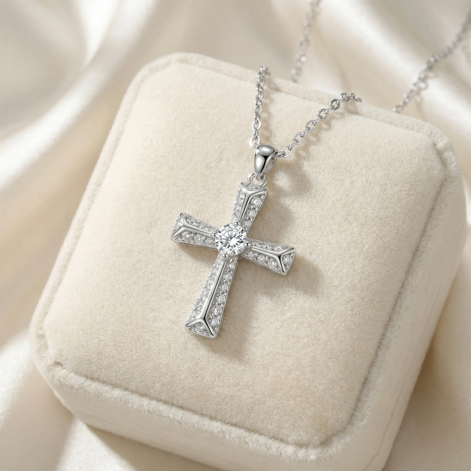 925 Sterling Silver Elegant Sterling Silver Sparkling Zirconia Cross Pendant Necklace for Women 