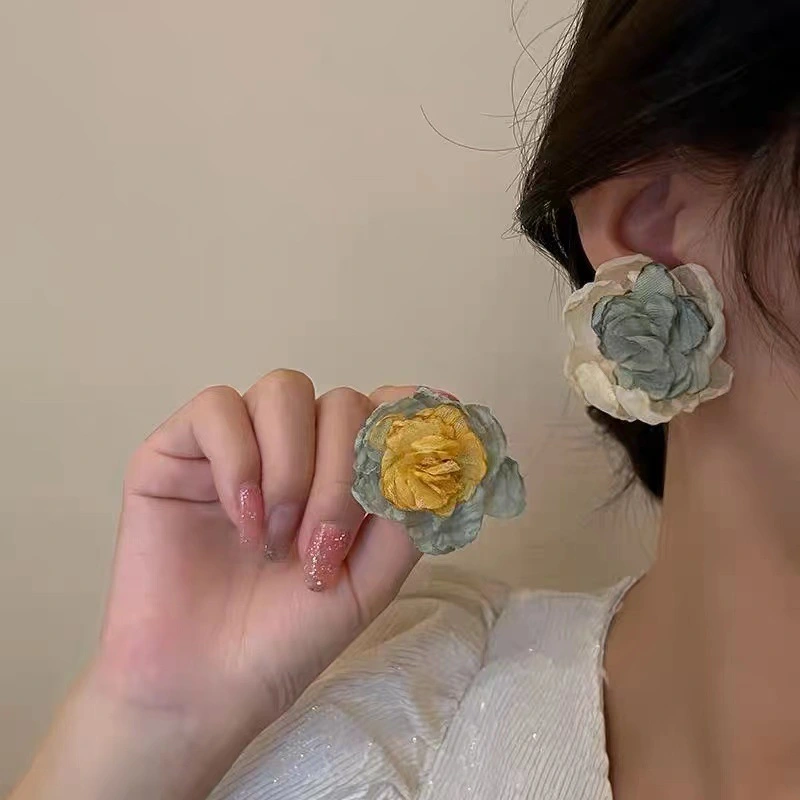 Round Face Temperament Layered Retro Contrast Color Earrings