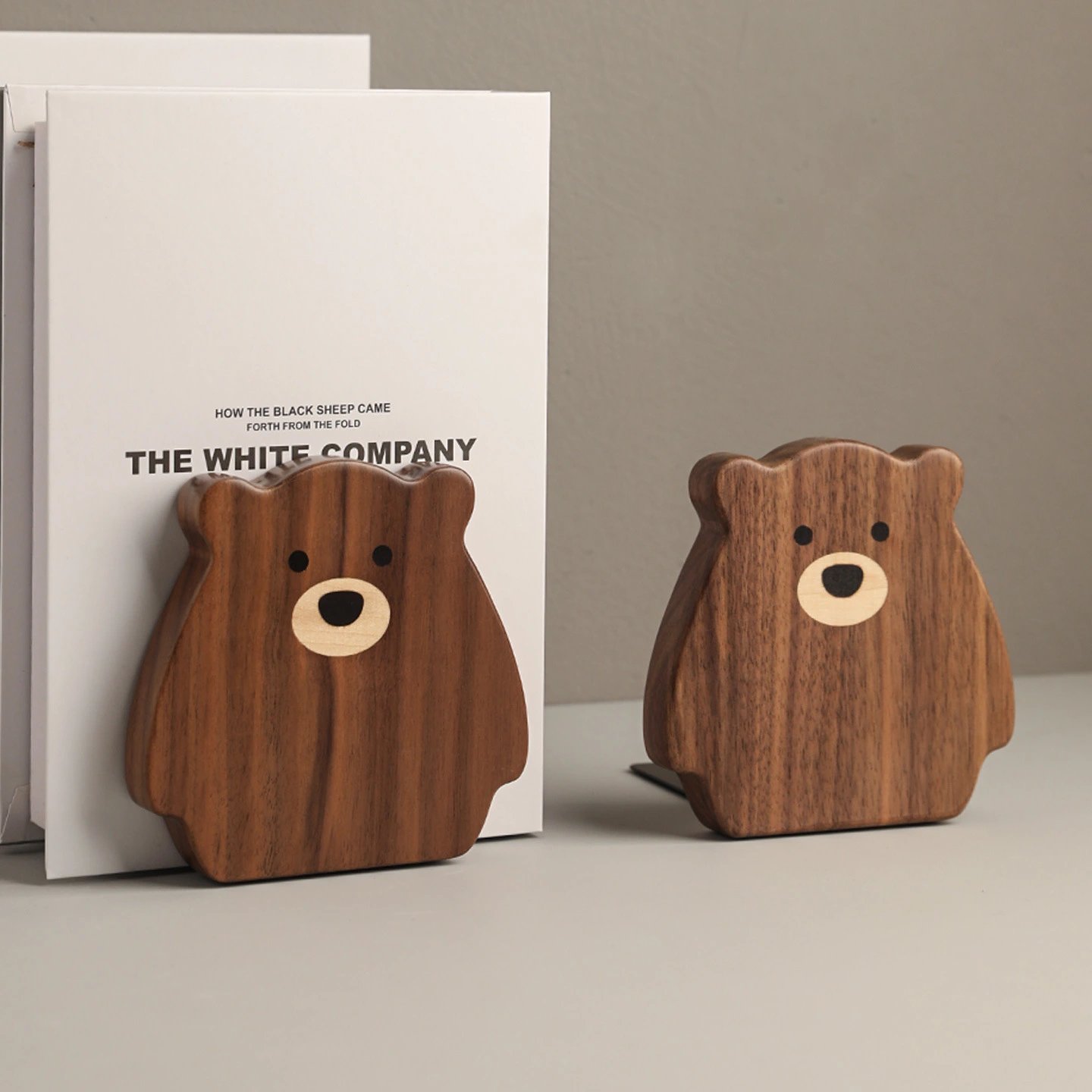 Japanese-style Minimalist Black Walnut Bear Bookend