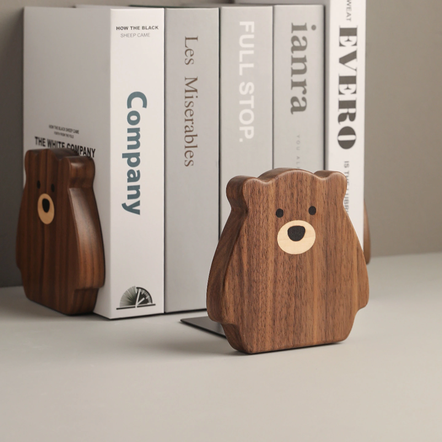 Japanese-style Minimalist Black Walnut Bear Bookend