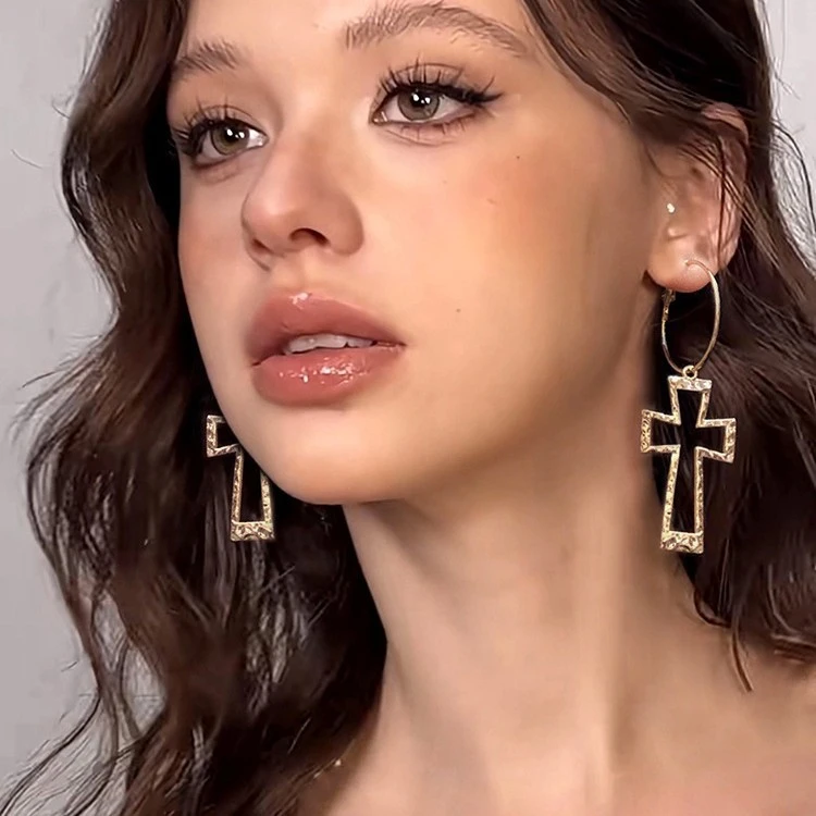 1 Pair Vintage Cross Earrings For Women, Hollow Out Metal Long Personalized Stud Earrings, Unique Exaggerated Statement Luxury Elegant Fashion Ear Jewelry