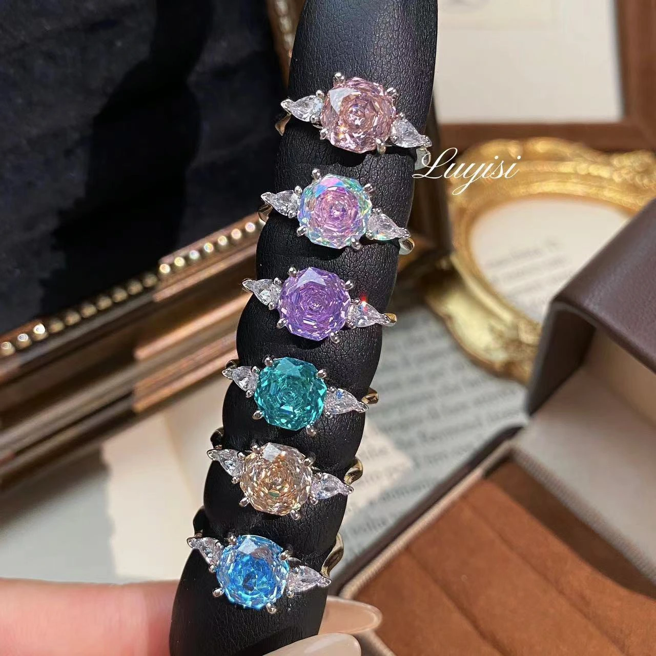 Vintage Dopamine Ring, Trendy Light Luxury Colorful Moissanite Band Ring