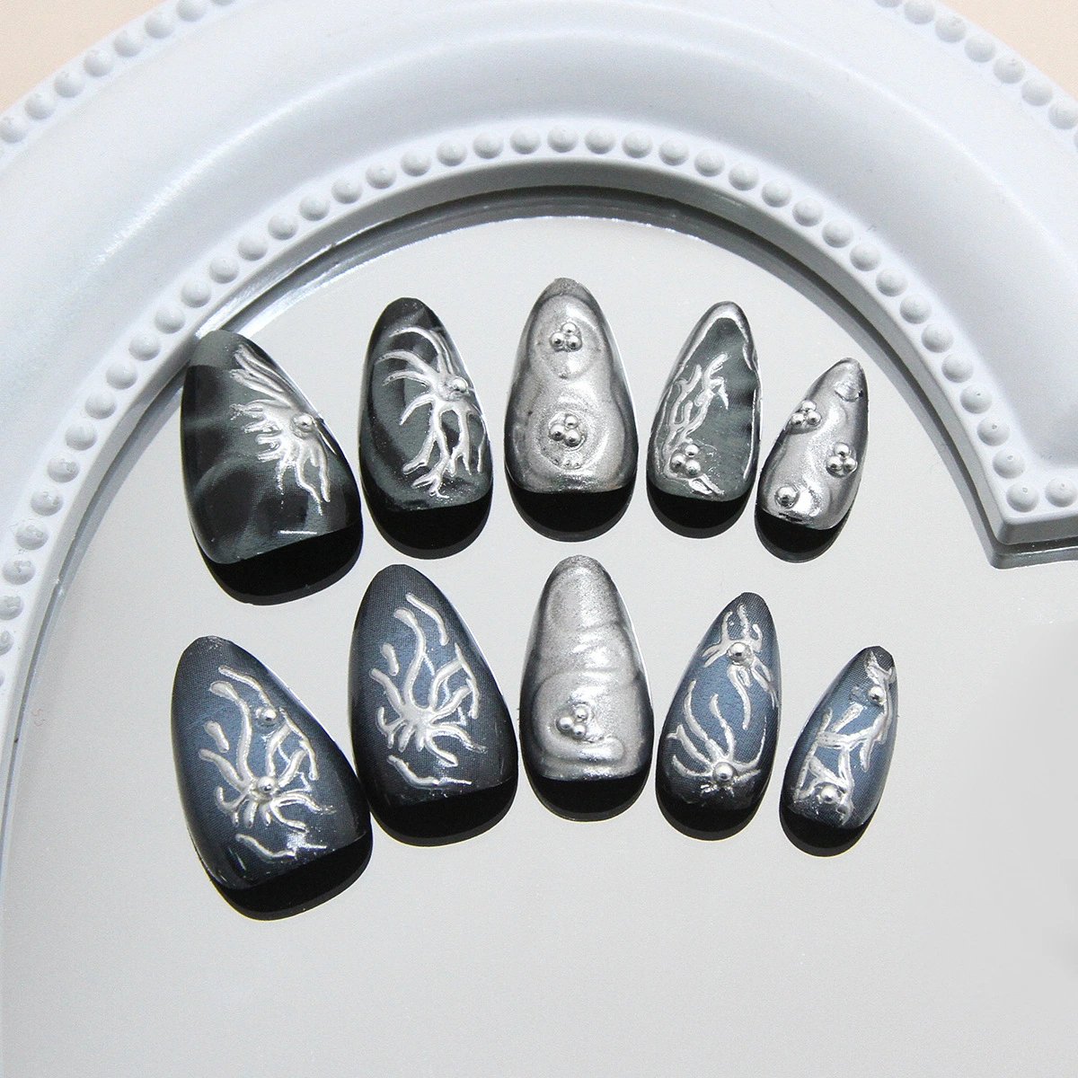 Dark-style Metallic Flashy 3D Wearable Nails For Sweet Cool And Edgy Girls