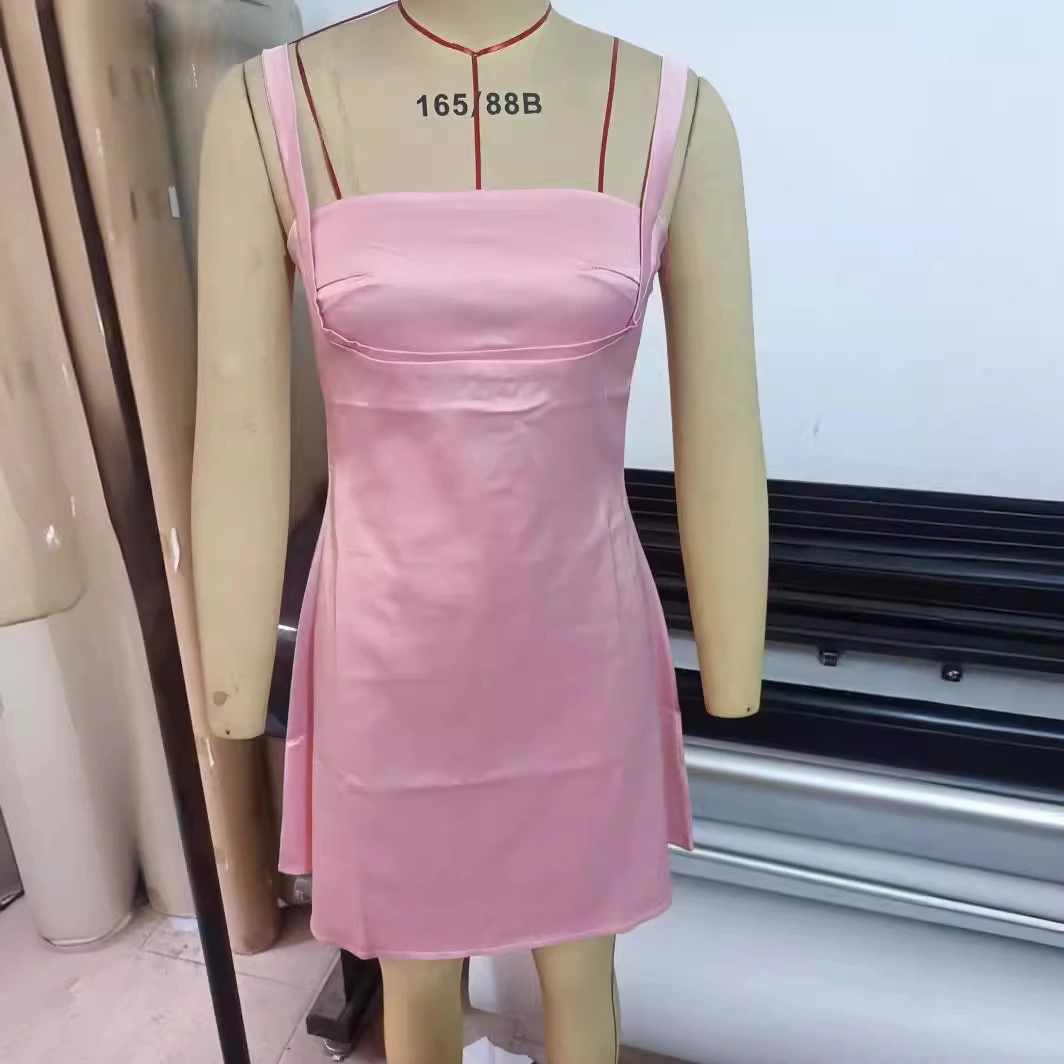 Satin With Suspenders Is Hollowed Out With Bare Back