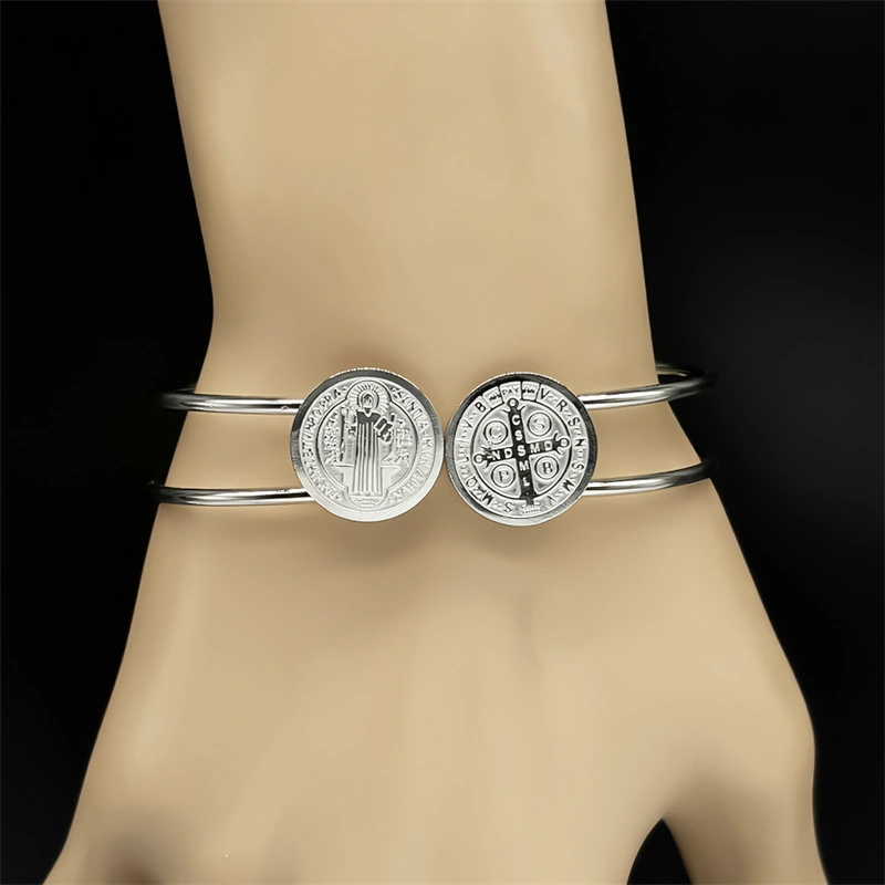 Fashionable And Exquisite Stainless Steel Bracelet For Women