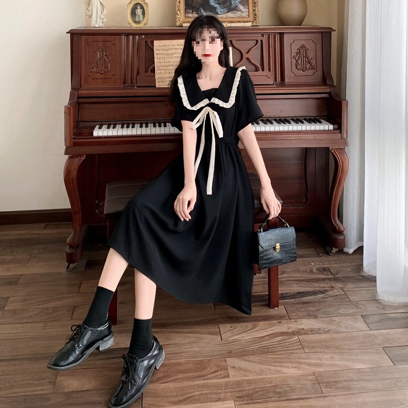 Youthful Preppy-Style Dress With A Peter Pan Collar