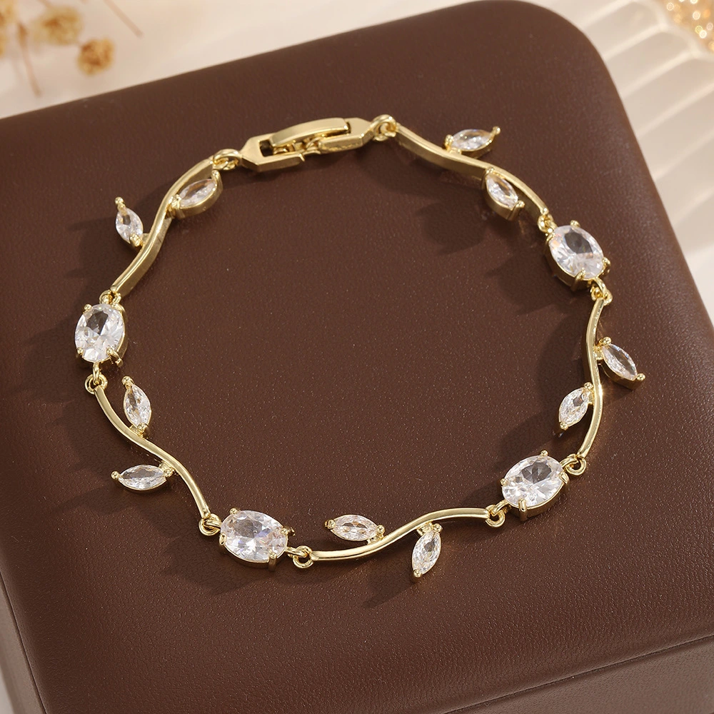 Light Luxury Rattan Leaf Zircon Bracelet For Women