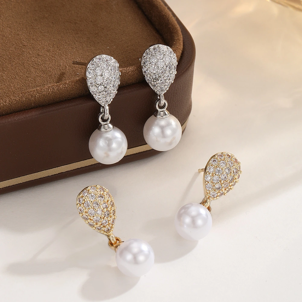 Commuter Friendly Versatile And Sophisticated Earrings