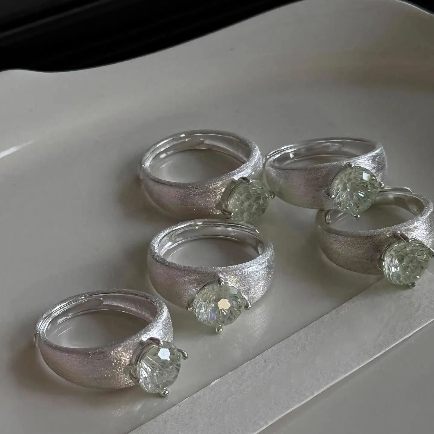 Fashionable Ring In Pale Lavender And Mint Green