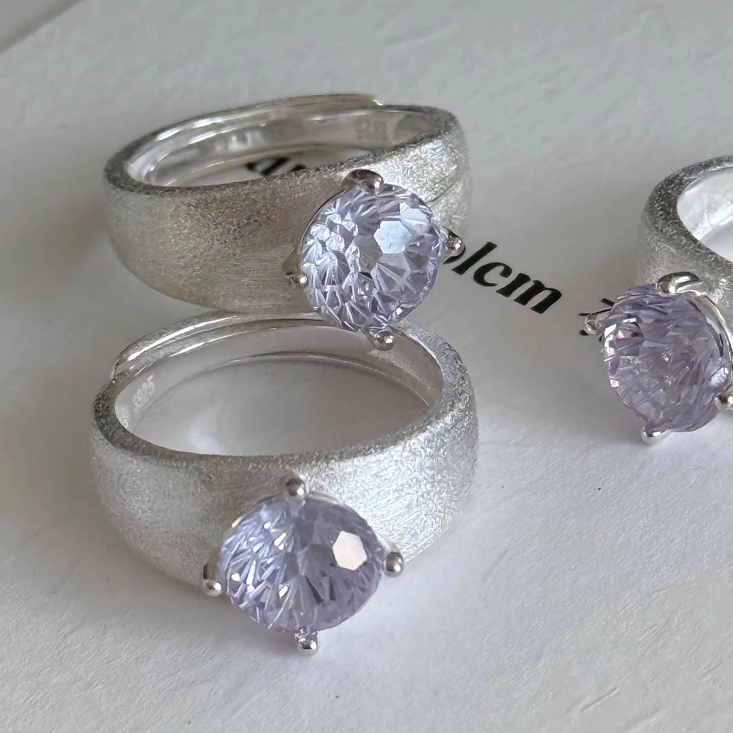 Fashionable Ring In Pale Lavender And Mint Green