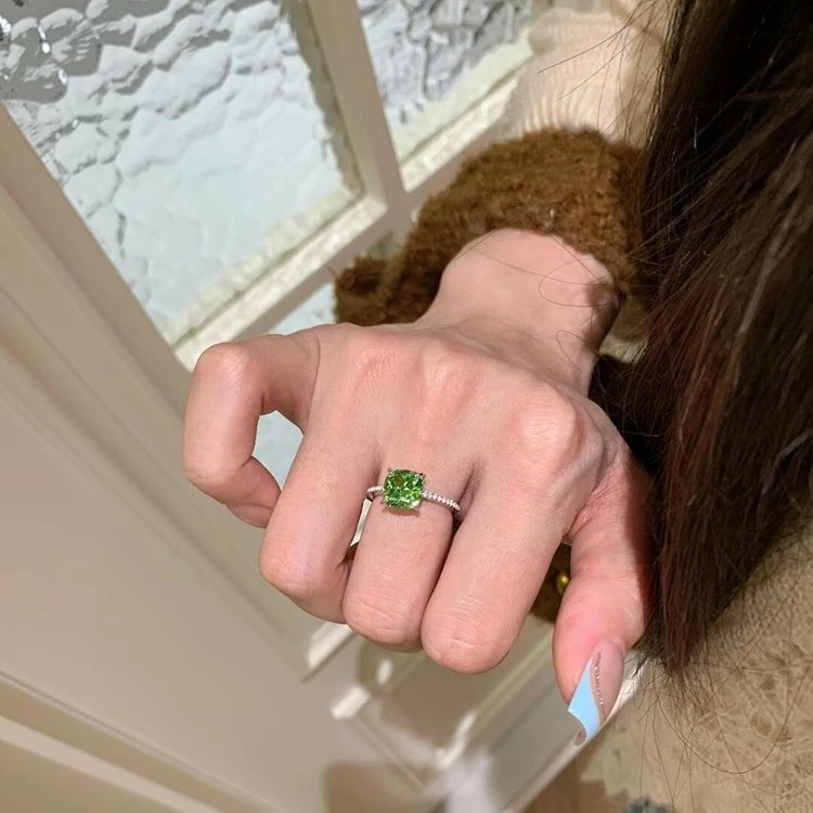 Ancient-style Square Open-ring Green Diamond Ring For The Index Finger