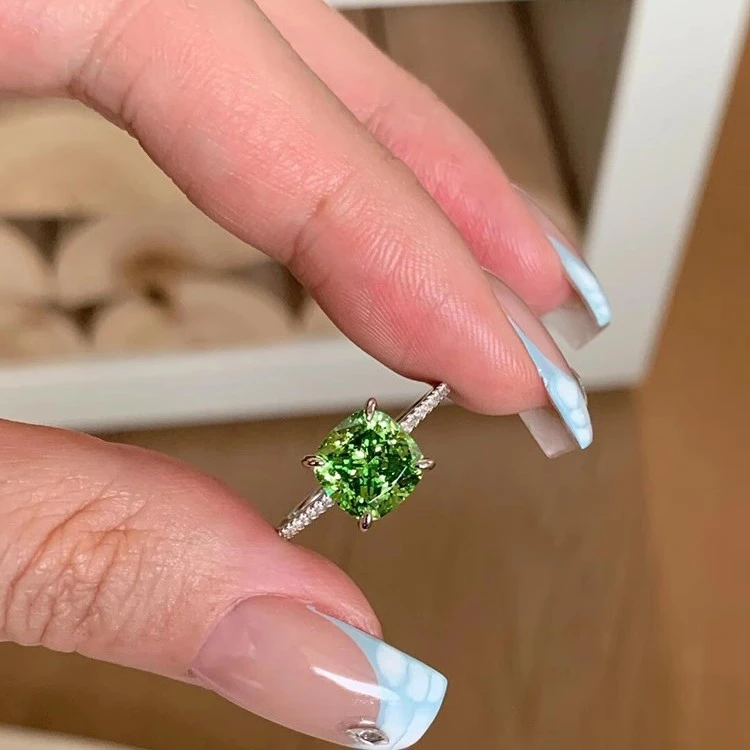 Ancient-style Square Open-ring Green Diamond Ring For The Index Finger