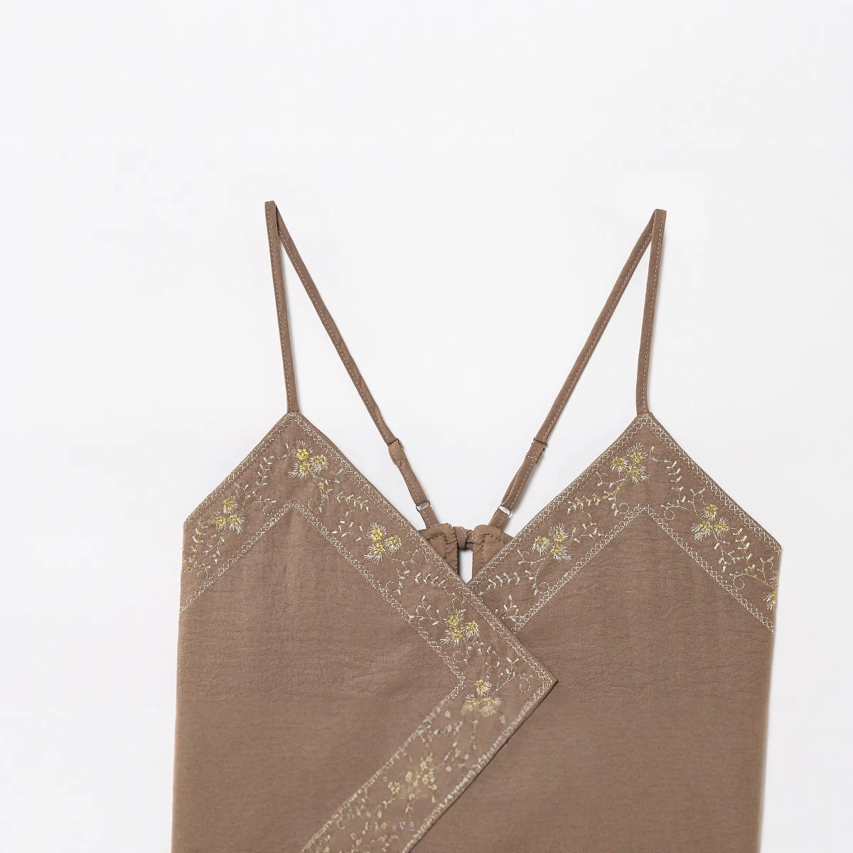 European And American Style Fashionable Simple Embroidered V-Neck Camisole