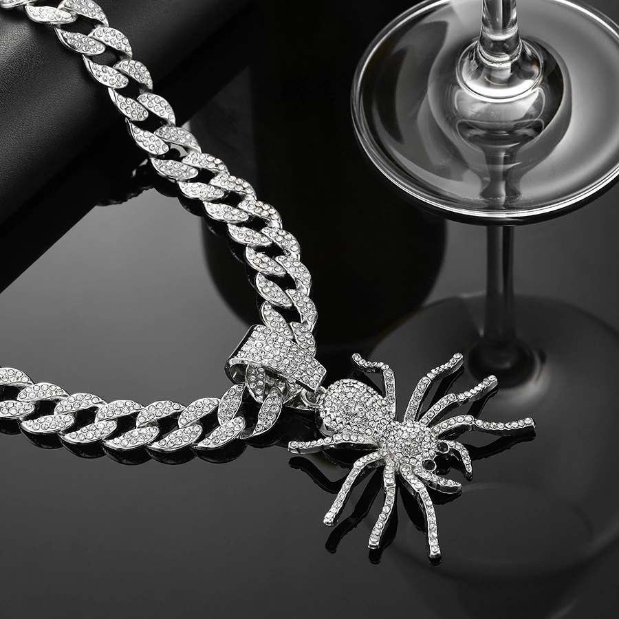 Gothic Full-Crystal Personalized Spider Pendant Necklace Punk Rock Retro Insect Pendant Chain