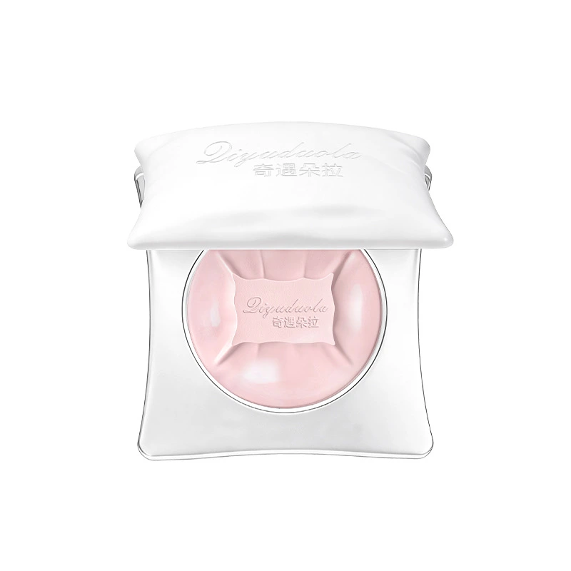 Long-lasting Touch-up Powder With Concealing And Setting Properties, Delivering A Finely Blended Finish