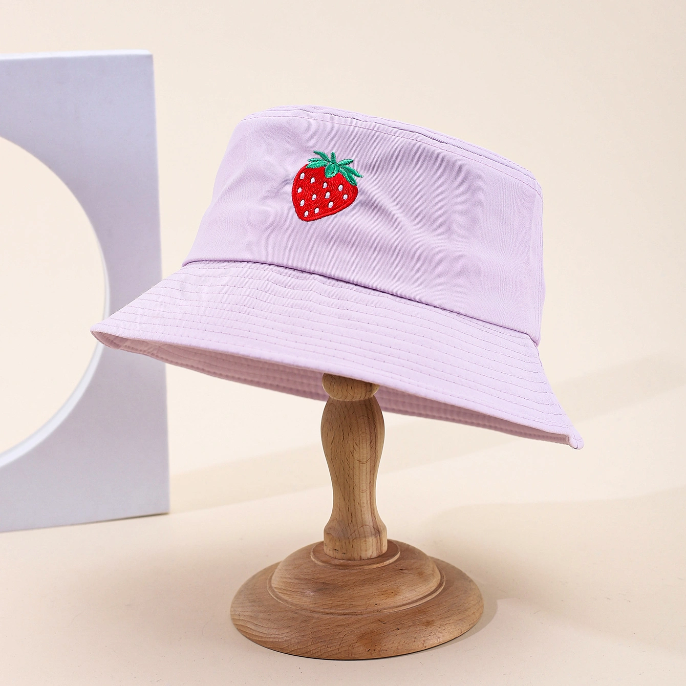 Solid-color Embroidered Strawberry Adjustable Minimalist And Versatile Wide-brimmed Fisherman Hat Suitable For Daily Shopping, Outings And Traveling