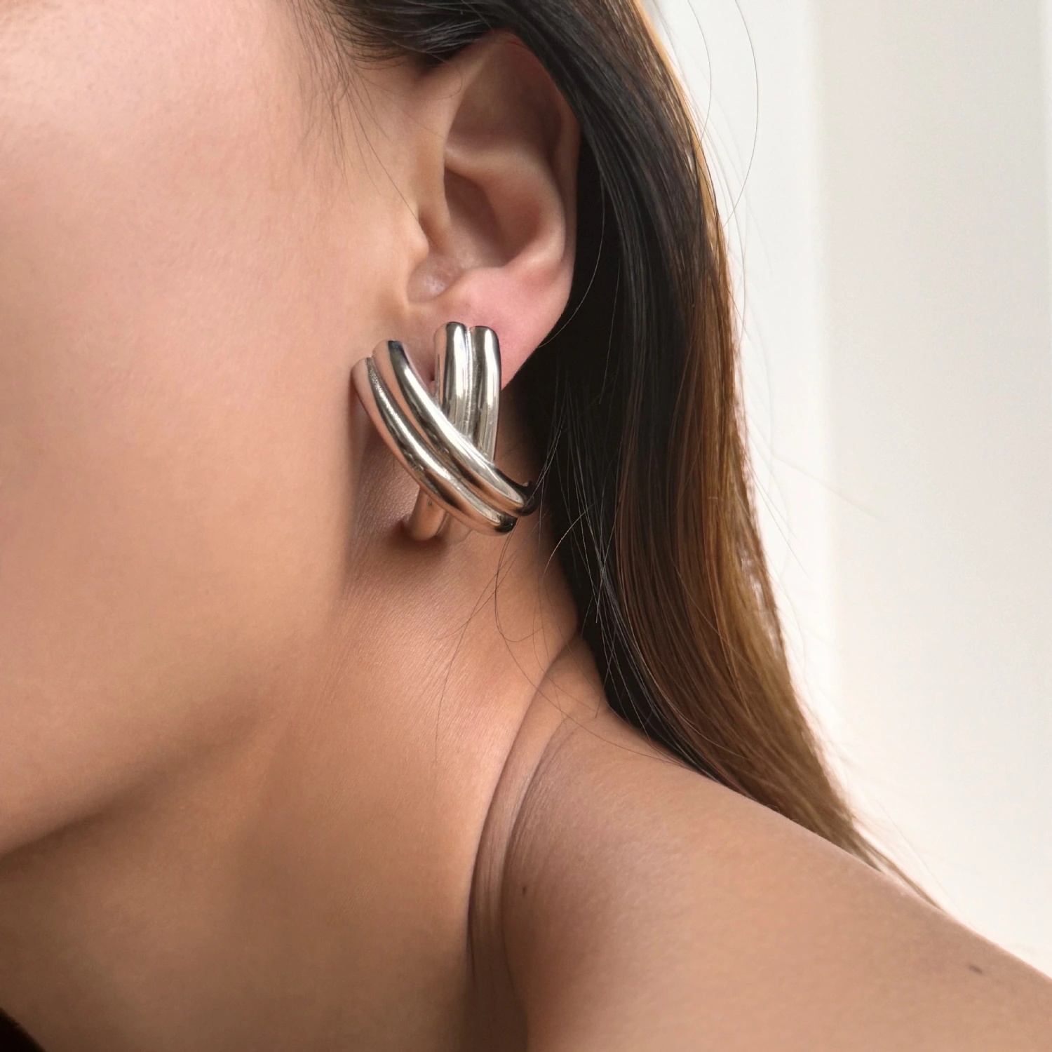 Graceful European And American Retro Personalized Titanium Steel Earrings