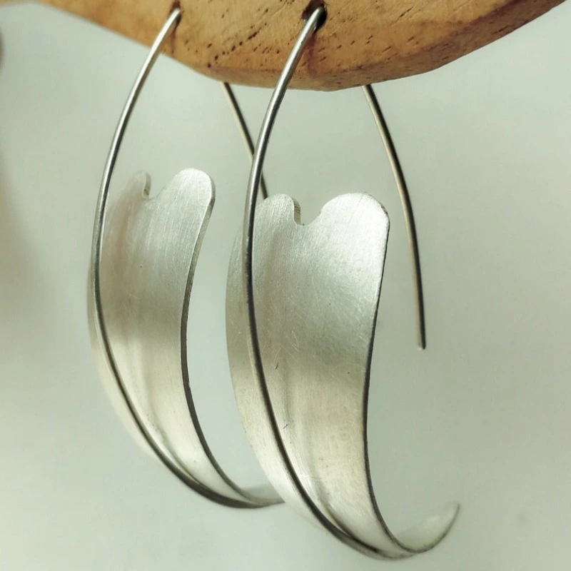 Retro Minimalist Silver Heart-Shaped Hook Party Statement Earrings