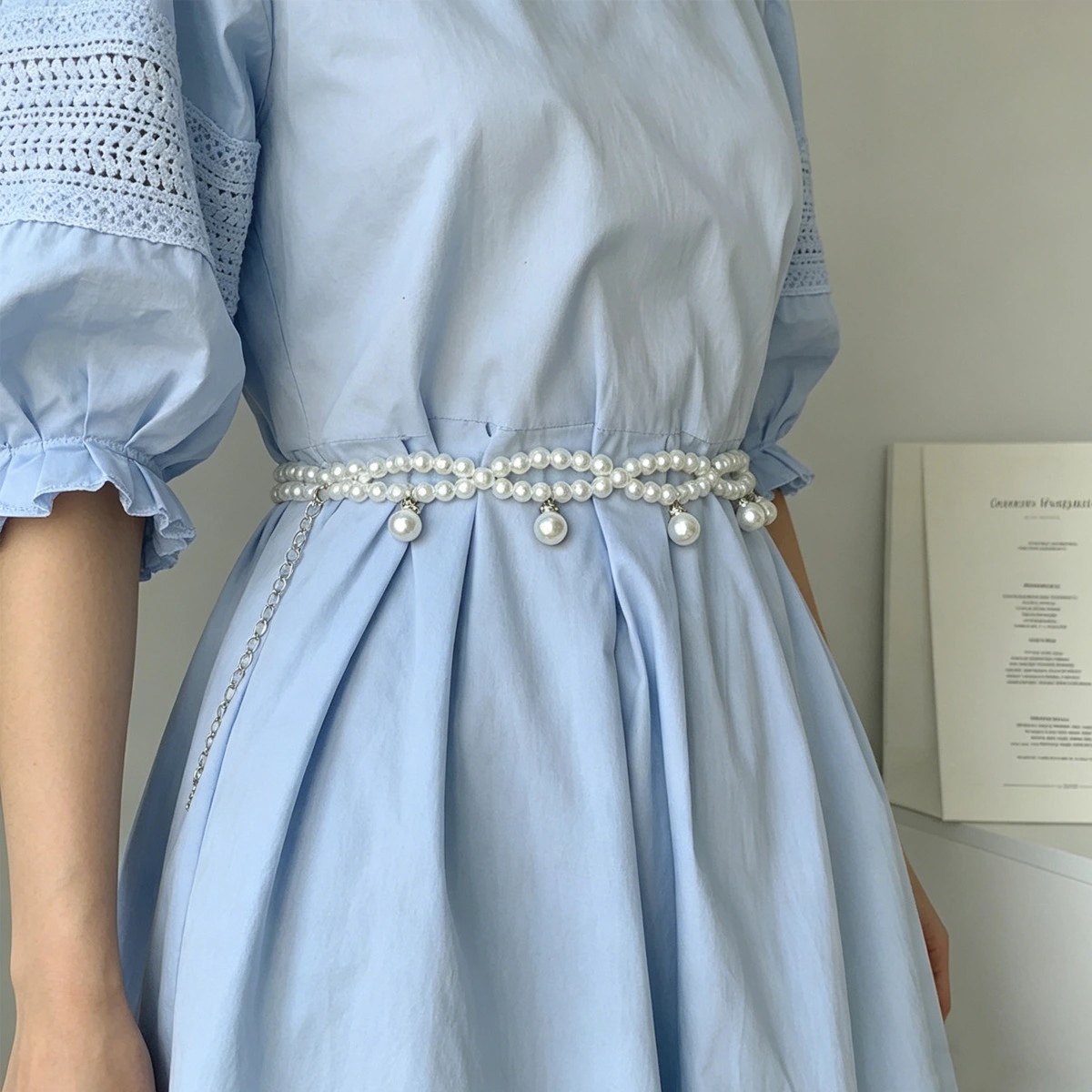 Fashionable, Versatile Waistband Accessory For Dresses A Pearl-wrapped Belt