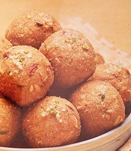 Bikaji Navratan Atta Ladoo 500g| Traditional Indian Sweets Made with Whole Wheat Flour & Ghee | Ideal for Gifting & Festive Celebrations | Vegetarian