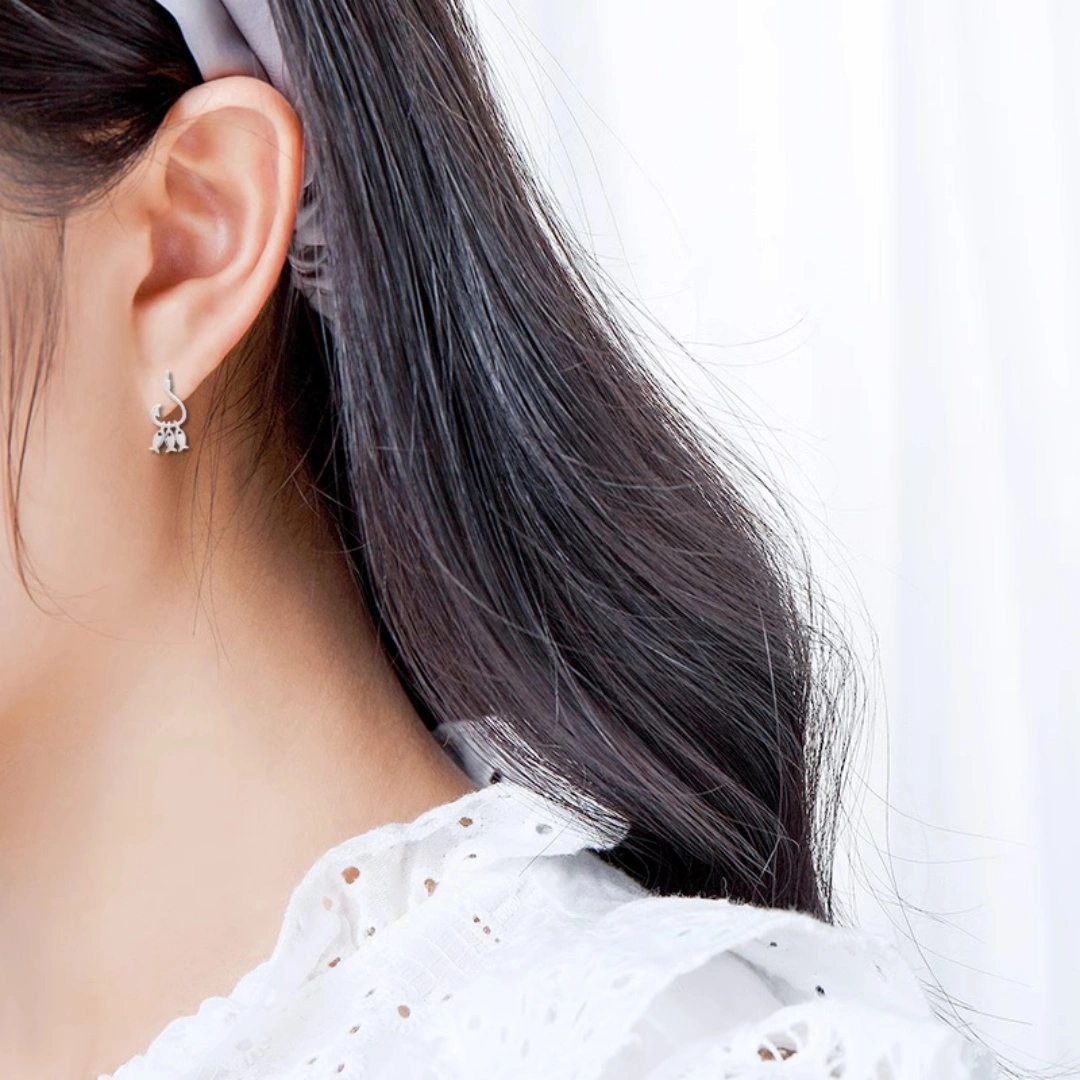 Minimalist Fish Earring For Women High-end Versatile And Willing To Take The Bait