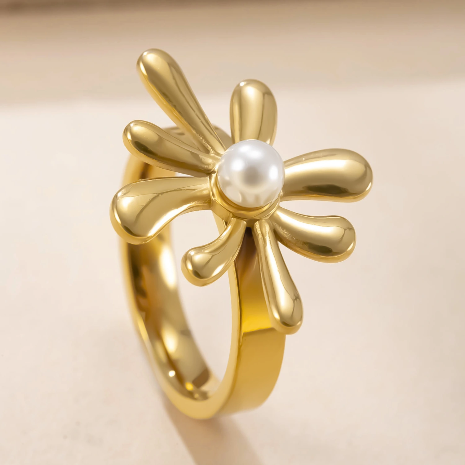 Flower-inlaid Pearl Stainless Steel Ring For Women