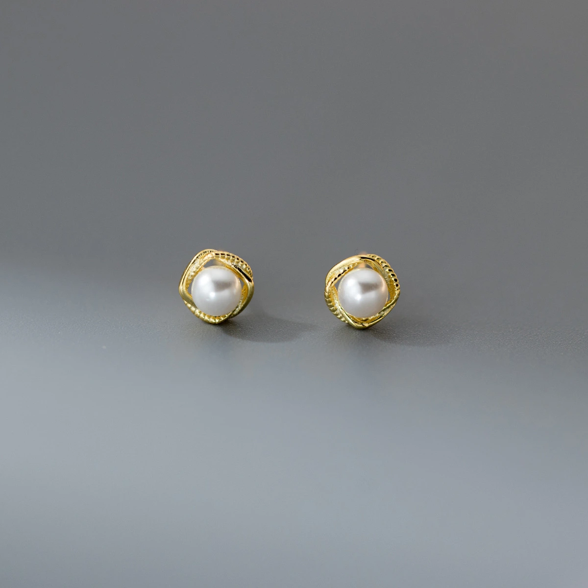 S925 Sterling Silver Earrings Sweet Polka Dot And Geometric Hollow Design