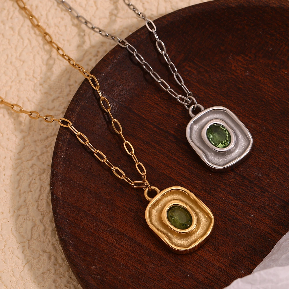 European And American Style Chic Vintage Stainless Steel 18K Gold-Plated Green Zircon Pendant Paperclip Chain Necklace