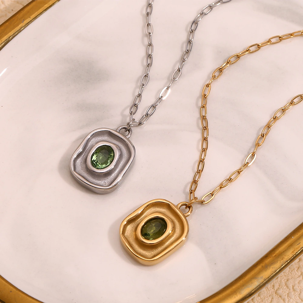 European And American Style Chic Vintage Stainless Steel 18K Gold-Plated Green Zircon Pendant Paperclip Chain Necklace