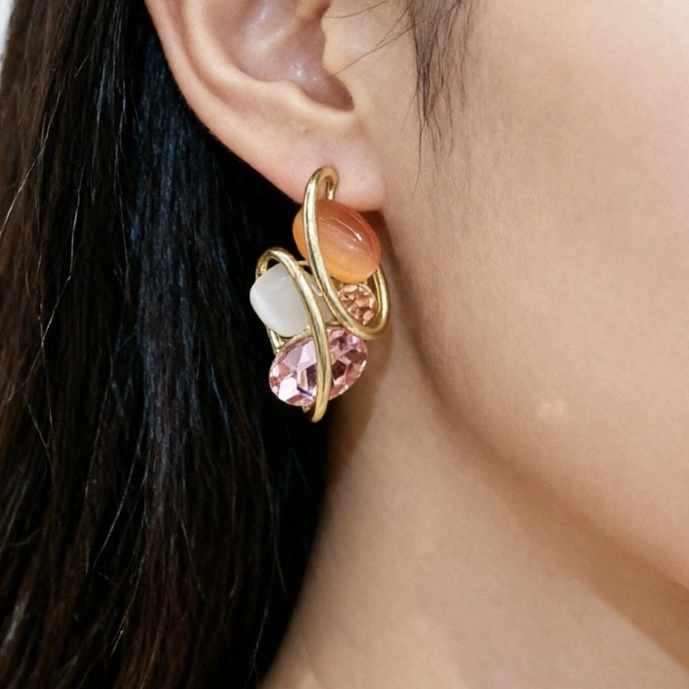 4-color Optional Vacation Elegant Geometric Cat Eye Resin Rhinestone Earrings For Women Suitable For Daily Commuting Or Street Wear