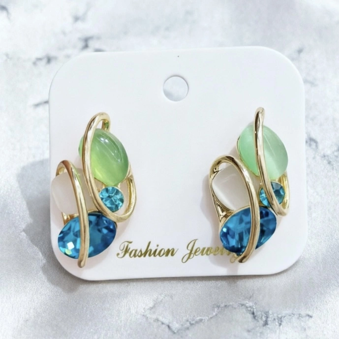 4-color Optional Vacation Elegant Geometric Cat Eye Resin Rhinestone Earrings For Women Suitable For Daily Commuting Or Street Wear