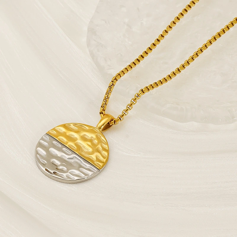Simple Round Retro Two-Tone Disc Indented Stainless Steel Necklace For Women